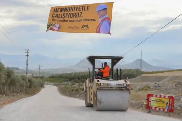 Mersin Büyükşehir, Kırsal Yollarda Ulaşım Sorunlarını Gideriyor