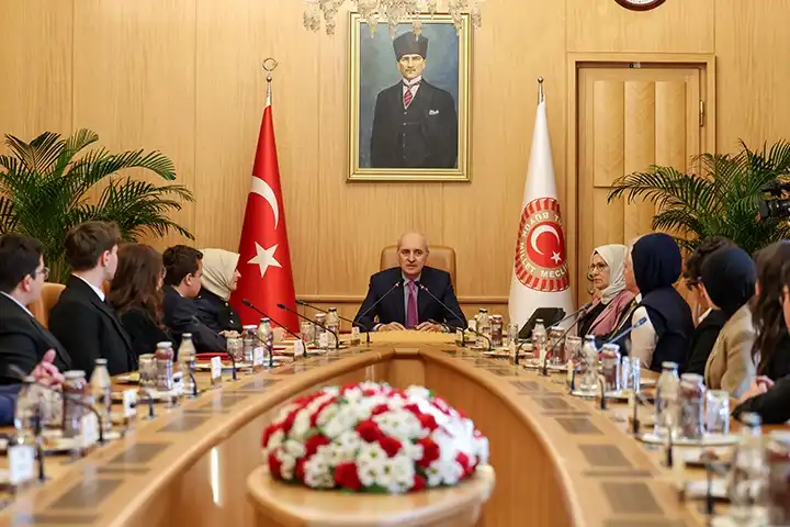 Ulusal Çocuk Forumu Temsilcileri TBMM’de Buluştu 1 Ulusal Çocuk Forumu Temsilcileri TBMM’de Buluştu