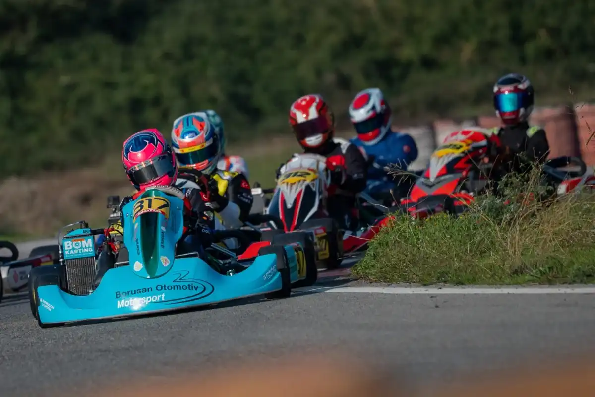 Kocaeli’de Karting Heyecanı Devam Ediyor 1 Kocaeli’de Karting Heyecanı Devam Ediyor