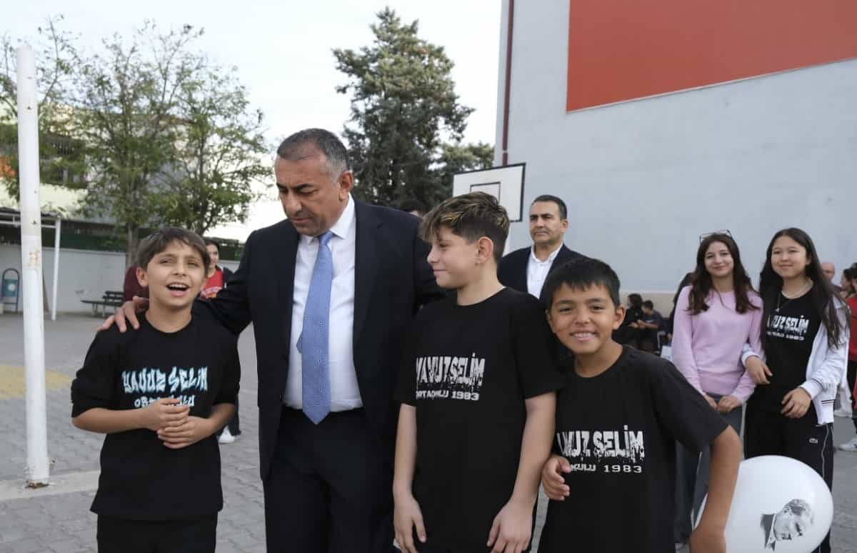 Güngör Geçer, Nuray Karalar’la Öğretmenler Günü’nü Kutladı 1 Güngör Geçer, Nuray Karalar’la Öğretmenler Günü’nü Kutladı