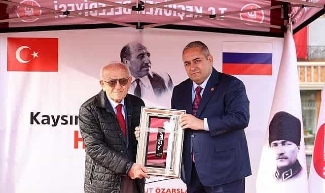 kaysin kuliyevin yeni bustu torenle acildi