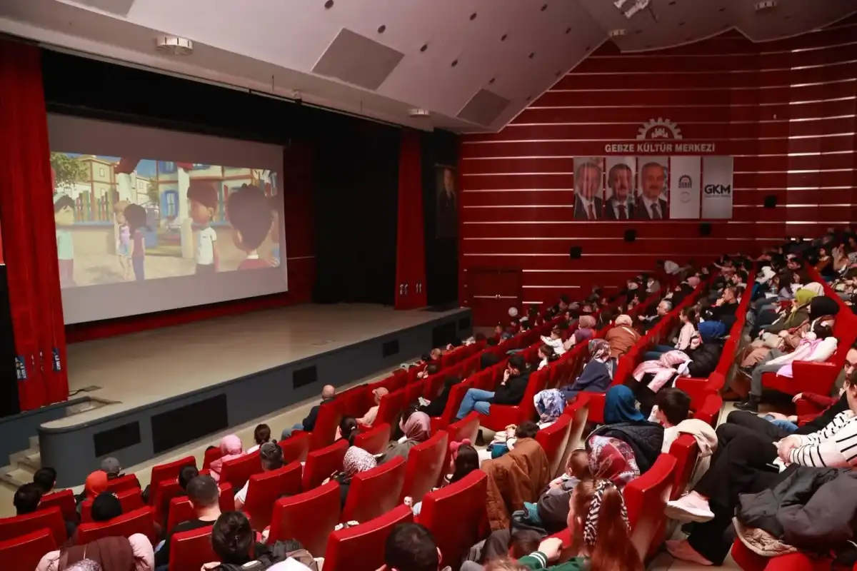 Gebze’de Minikler Sinemayla Buluştu 1 Gebze’de Minikler Sinemayla Buluştu