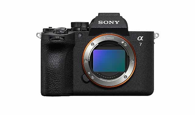 Sony, Yeni Nesil Alpha 7 V Full-Frame Fotoğraf Makinesi ve FE 28-70mm F3.5-5.6 OSS II Standart Zoom Lensini Tanıttı 1 sony yeni nesil alpha 7 v full frame fotograf makinesi ve fe 28 70mm f3 5 5 6 oss ii standart zoom lensini tanitti