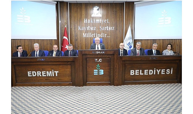 Edremit’te yılın ilk muhtarlar toplantısı yapıldı 1 edremitte yilin ilk muhtarlar toplantisi yapildi
