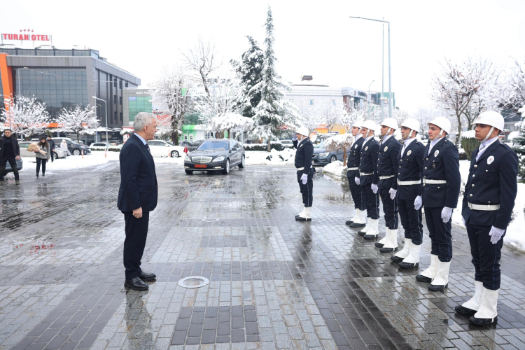 Düzce’de Yeni Vali Mehmet Makas Göreve Başladı