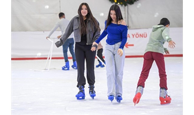 izmirde kisin keyfi buzda yasaniyor